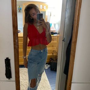 RED CROPPED TANK TOP // SIZE MEDIUM